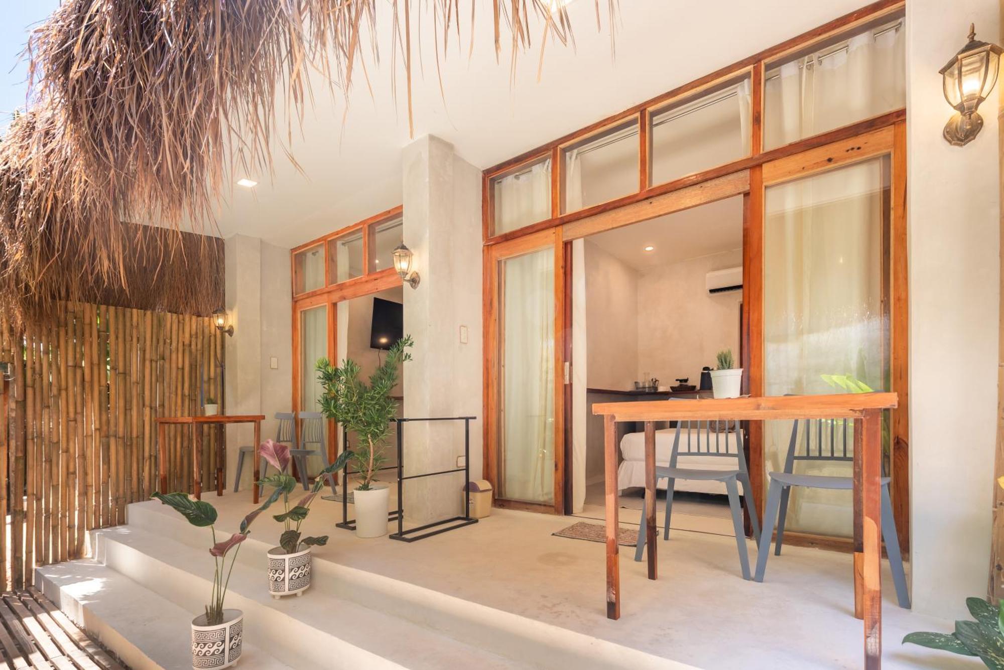 Gratitude Inn เจเนอรัลลูนา ภายนอก รูปภาพ